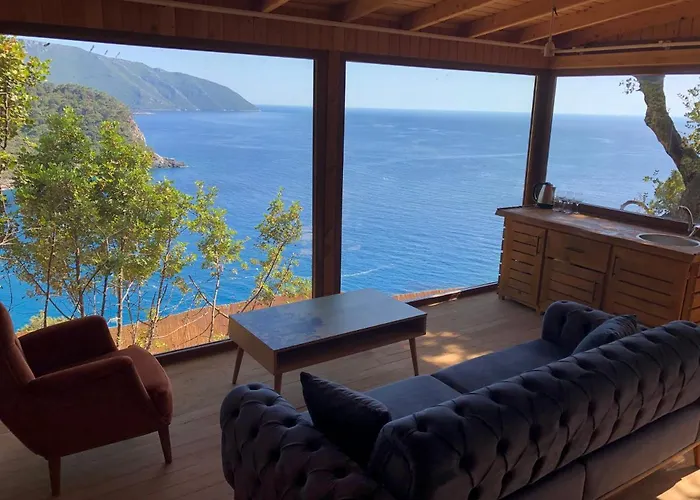 Kabak Uetopya Kamp Фаралия