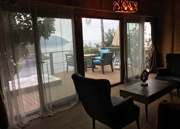 Kabak Uetopya Kamp * Фаралия